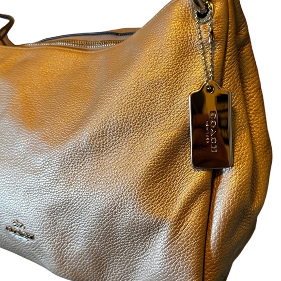 Coach‎ Pebbled Leather Purse - Picture 3 of 8